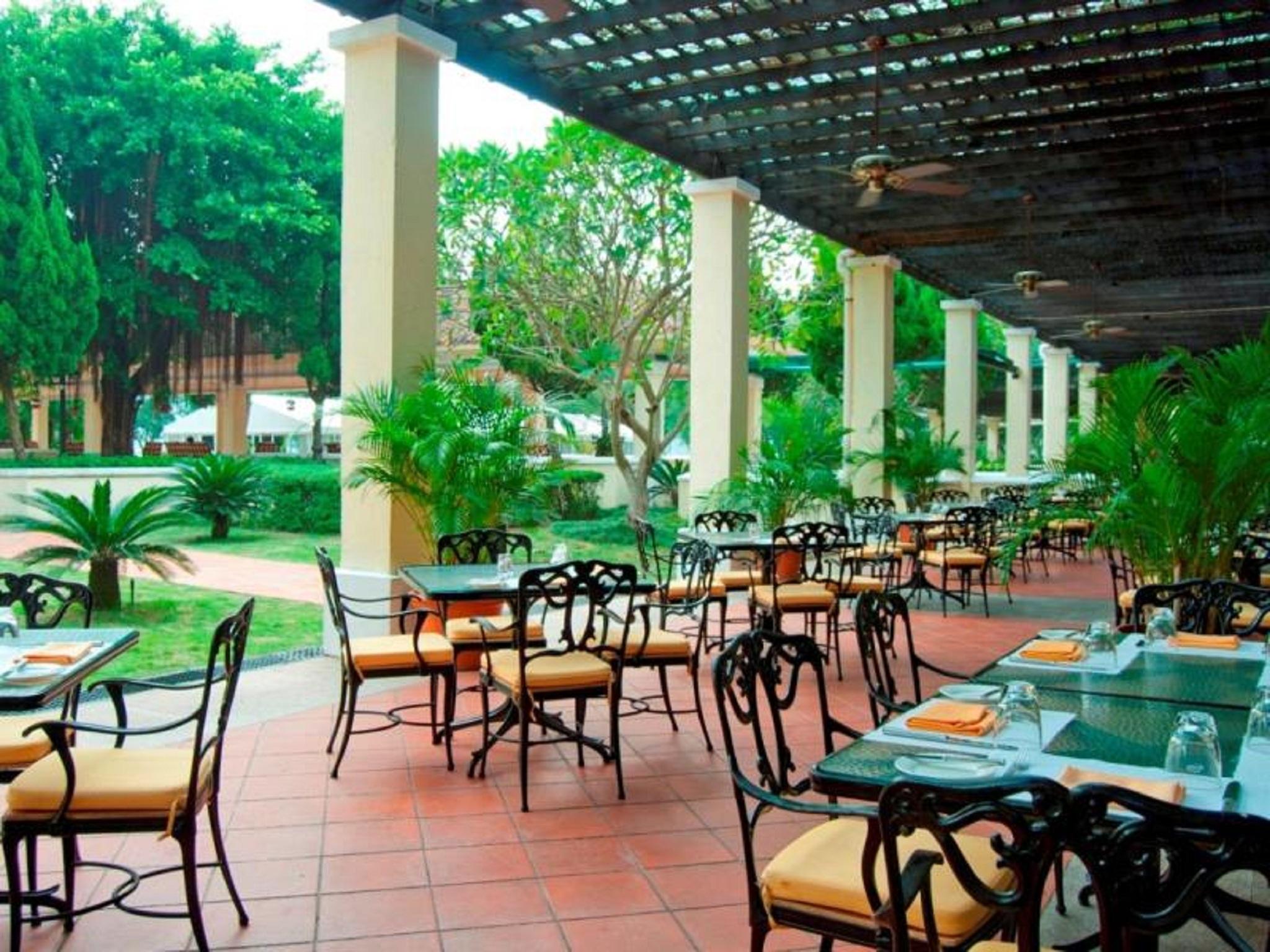 Grand Coloane Resort Μακάο Εξωτερικό φωτογραφία The restaurant at the hotel