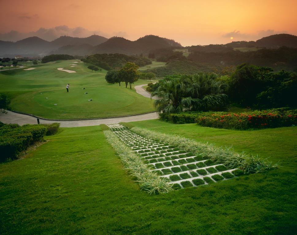 Grand Coloane Resort Μακάο Εξωτερικό φωτογραφία Golf course in Okinawa, Japan