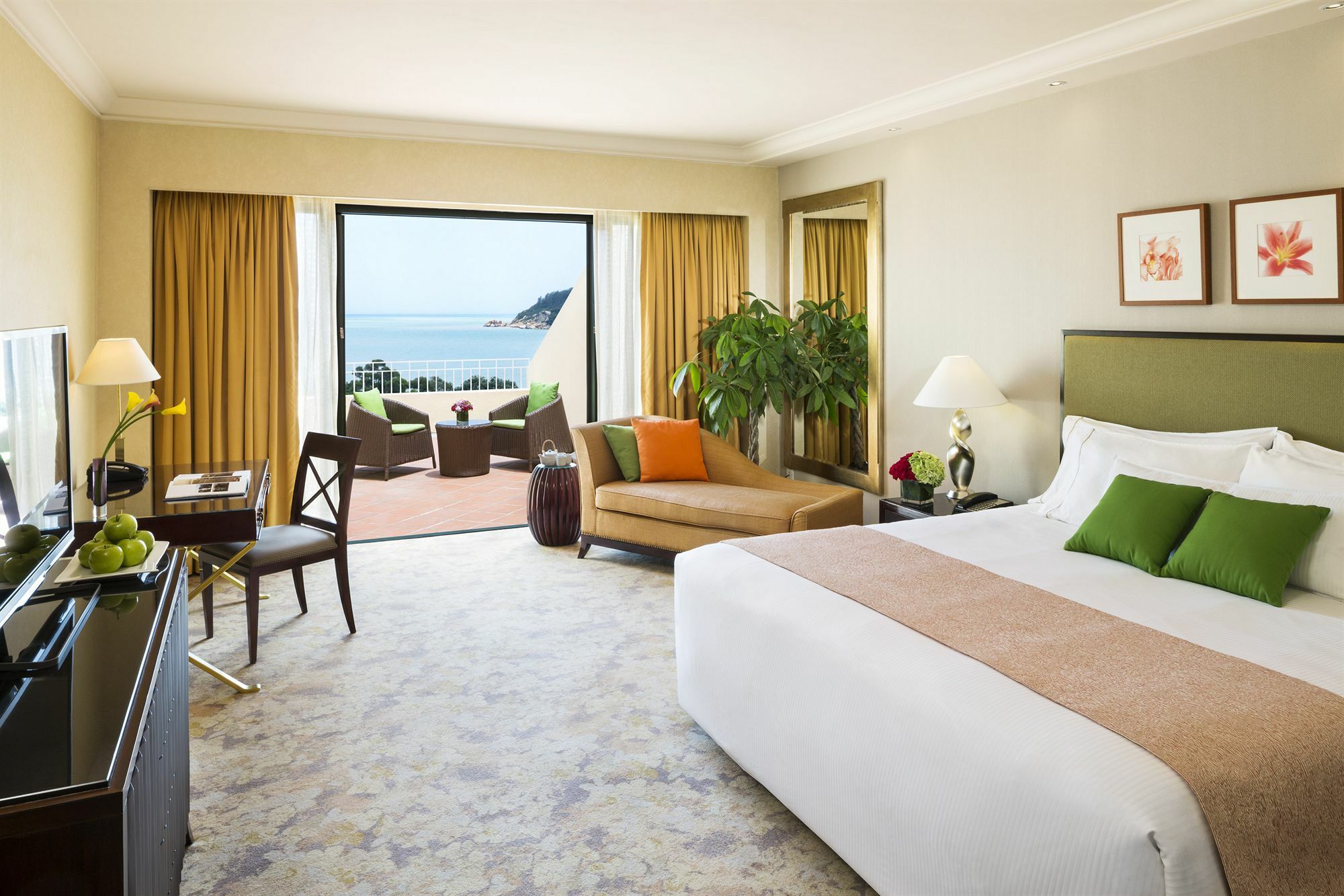 Grand Coloane Resort Μακάο Εξωτερικό φωτογραφία A room at the Shangri-La Hotel, Kuala Lumpur
